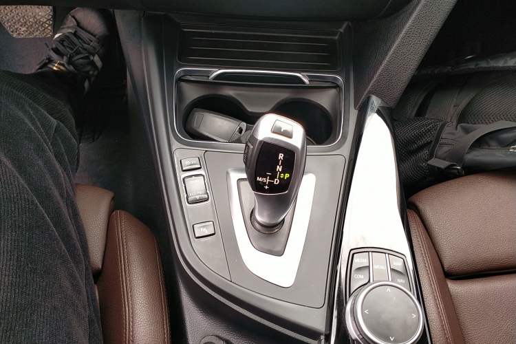 Used BMW 3 Series 2019 320Li Fashion Model Gear Lever