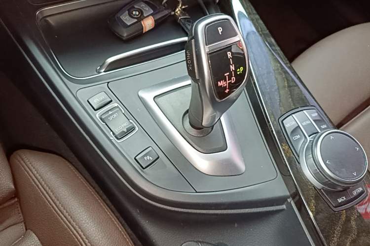 Used BMW 3 Series 2019 320Li M Sport Night Edition Gear Lever