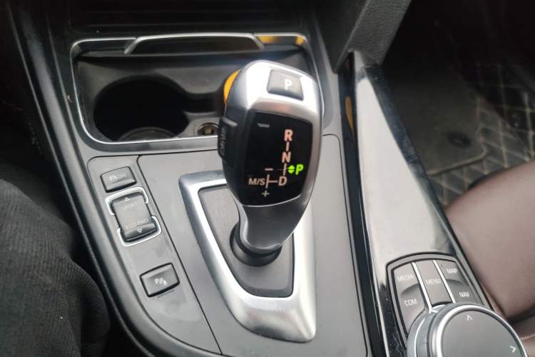 Used BMW 3 Series 2019 320Li Fashion Model Gear Lever