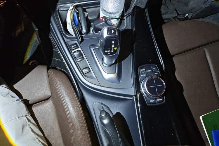 Used BMW 3 Series 2019 320Li Fashion Model Gear Lever
