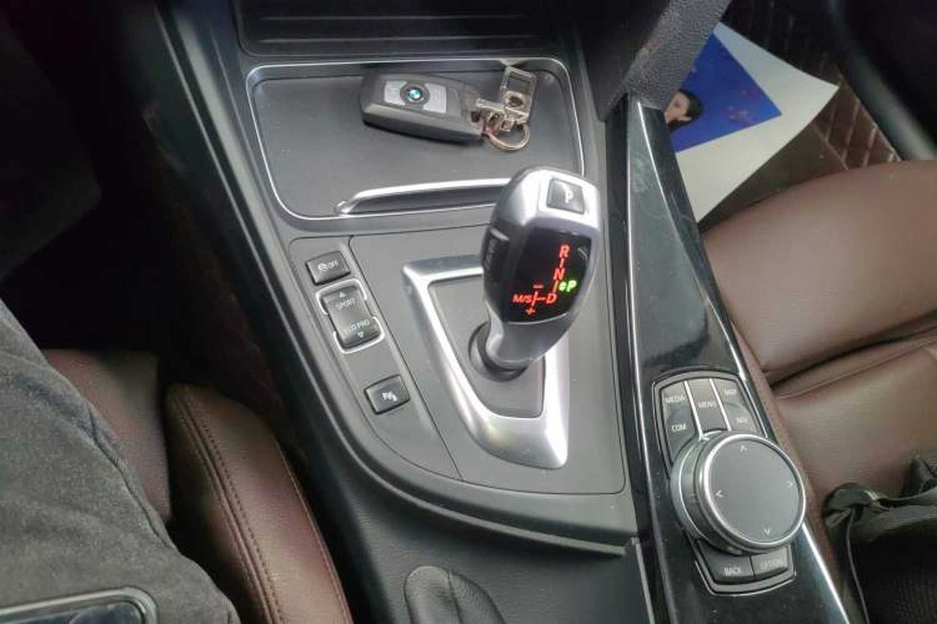 Used BMW 3 Series 2019 320Li Fashion Model Gear Lever