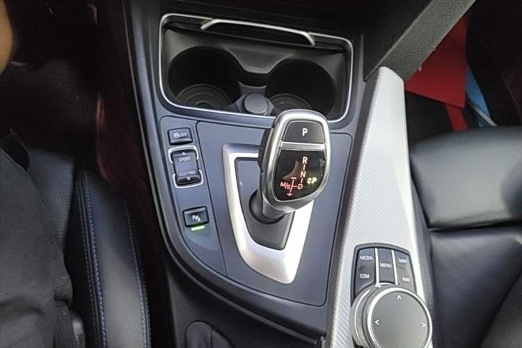 Used BMW 3 Series 2019 320i M Sport Night Edition Gear Lever