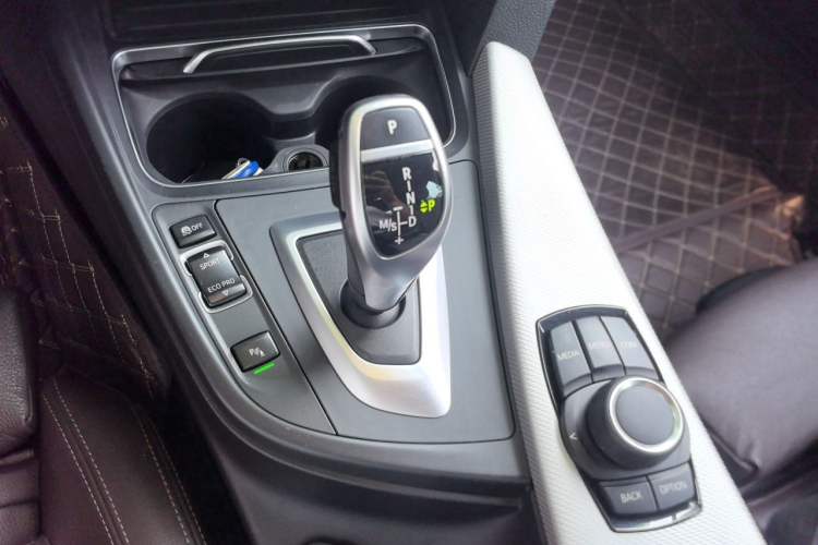 Used BMW 3 Series 2019 320i M Sport Package Gear Lever