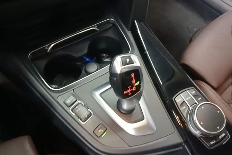 Used BMW 3 Series 2019 320Li Fashion Model Gear Lever