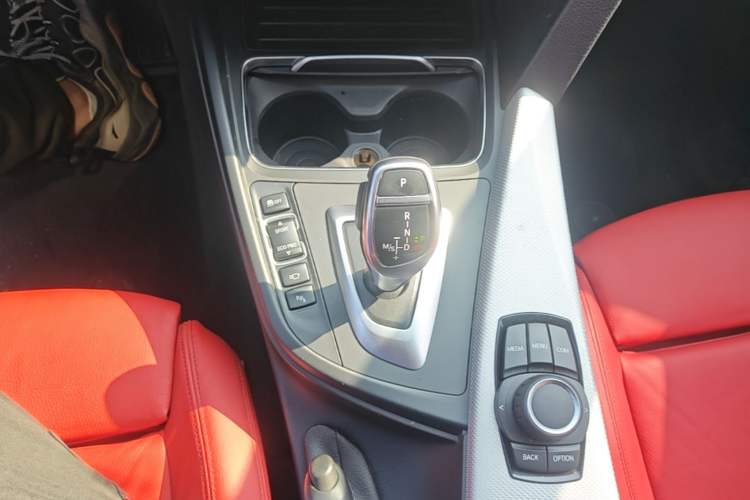 Used BMW 3 Series 2019 320i M Sport Package Gear Lever
