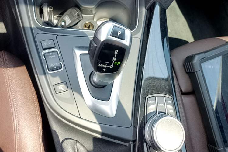 Used BMW 3 Series 2019 320Li Fashion Model Gear Lever