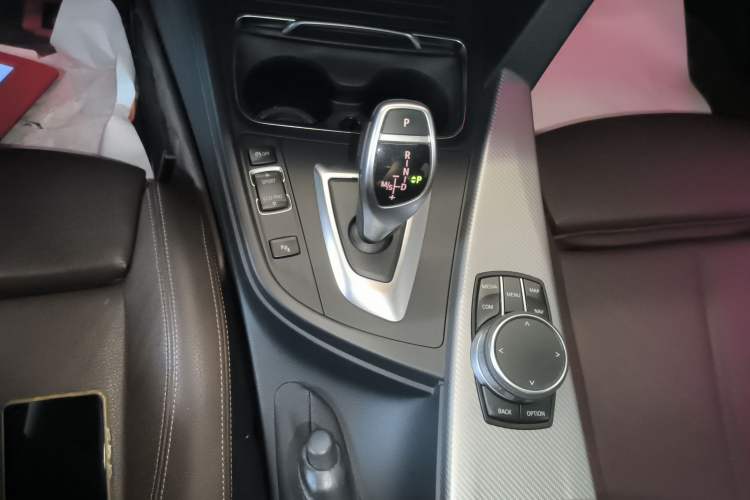 Used BMW 3 Series 2019 320i M Sport Night Edition Gear Lever
