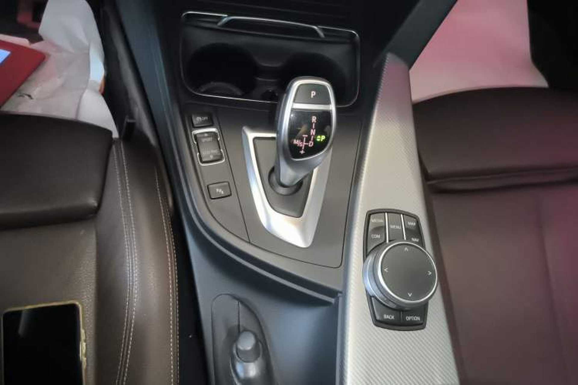 Used BMW 3 Series 2019 320i M Sport Night Edition Gear Lever
