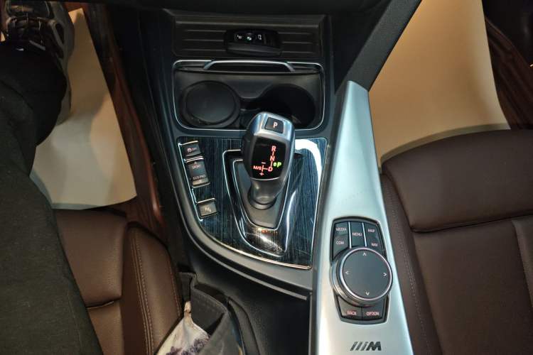 Used BMW 3 Series 2019 320Li Fashion Model Gear Lever