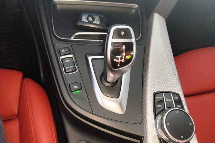 Used BMW 3 Series 2019 320i M Sport Package Gear Lever
