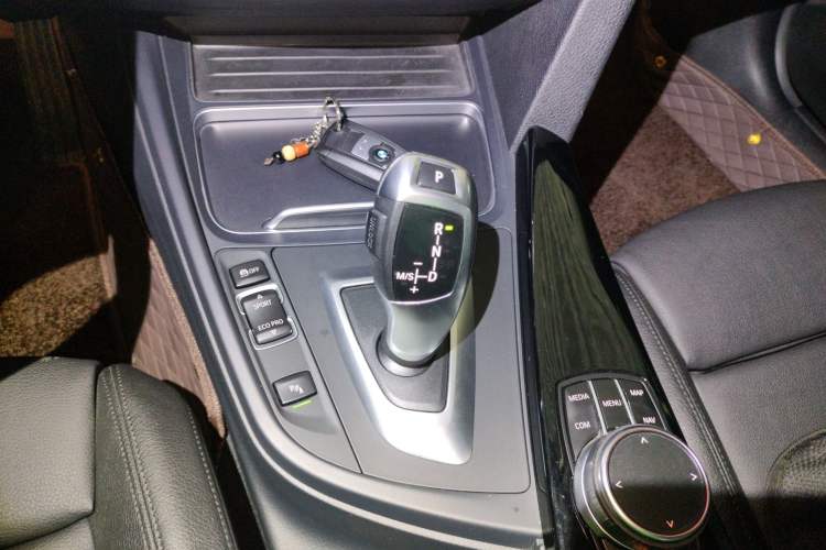Used BMW 3 Series 2019 320Li Fashion Model Gear Lever