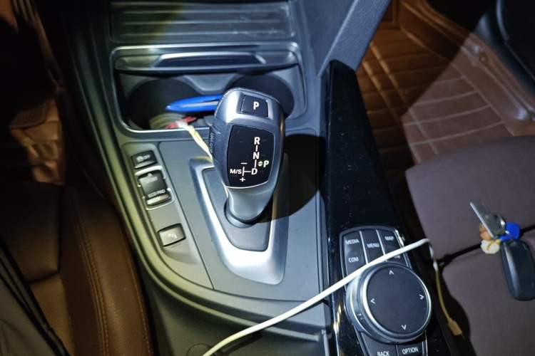 Used BMW 3 Series 2019 320Li Fashion Model Gear Lever