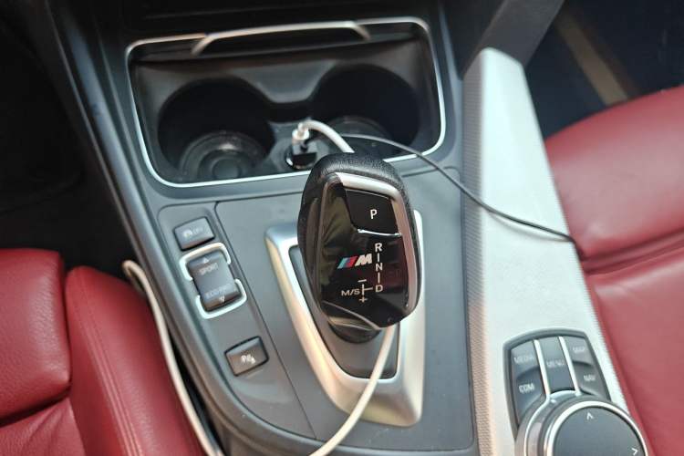 Used BMW 3 Series 2019 320i M Sport Night Edition Gear Lever