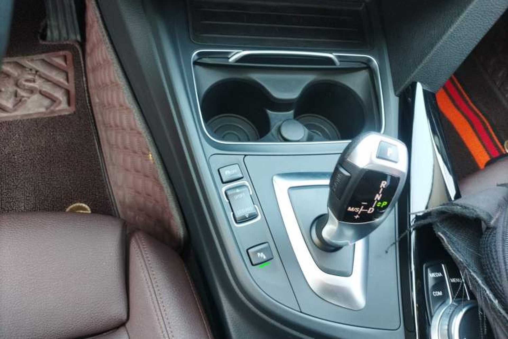 Used BMW 3 Series 2019 320Li Fashion Model Gear Lever