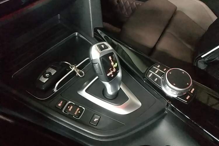 Used BMW 3 Series 2019 320Li Fashion Model Gear Lever