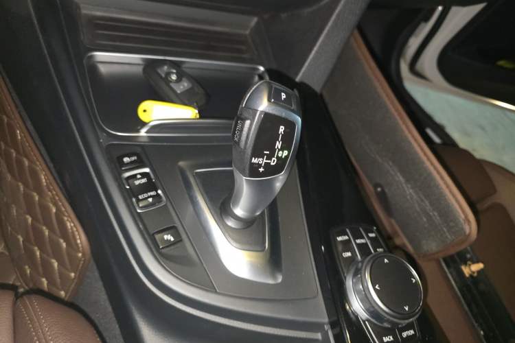 Used BMW 3 Series 2019 320Li Fashion Model Gear Lever