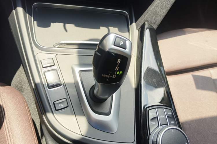 Used BMW 3 Series 2019 320Li Fashion Model Gear Lever