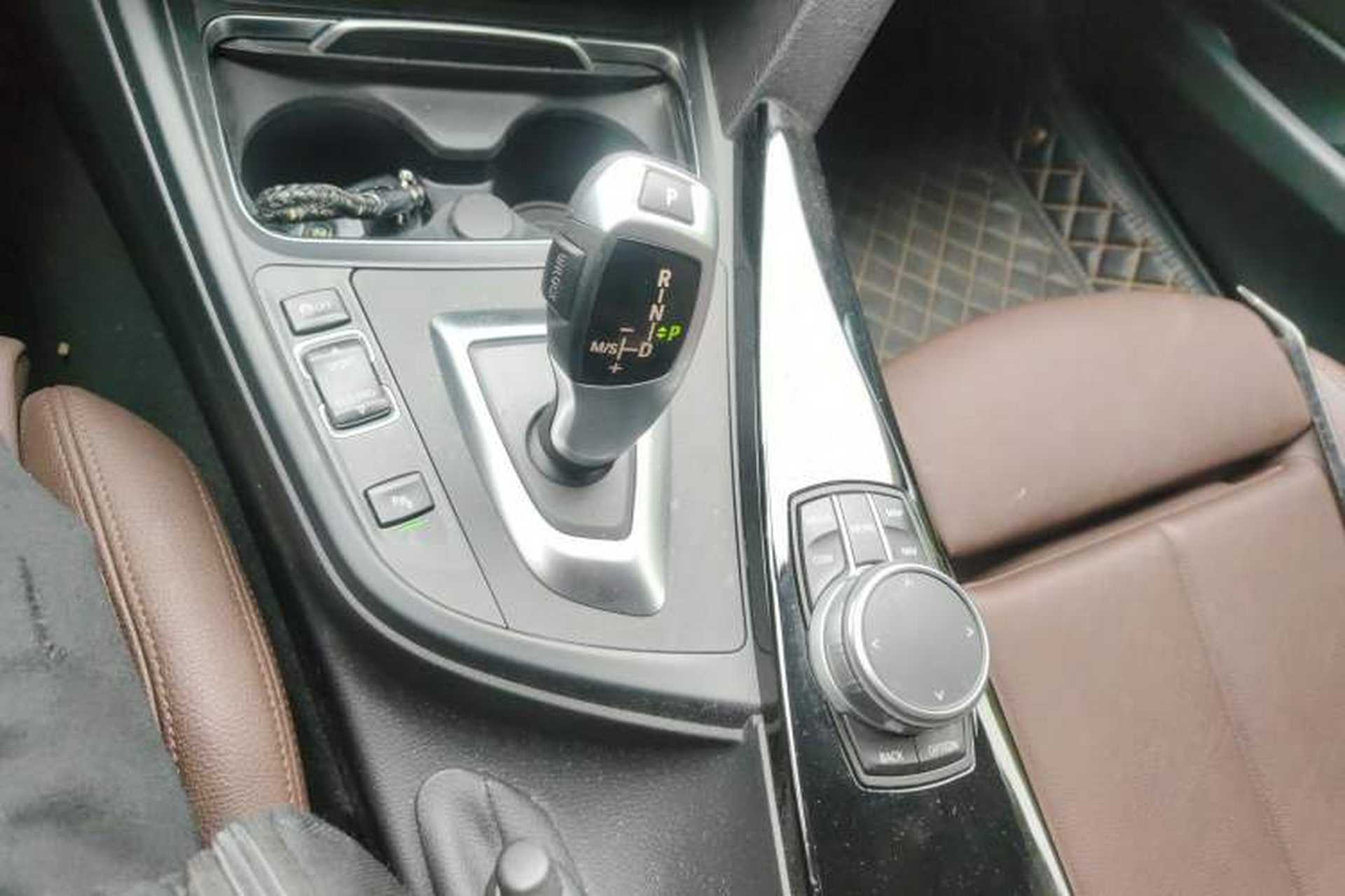 Used BMW 3 Series 2019 320Li Fashion Model Gear Lever
