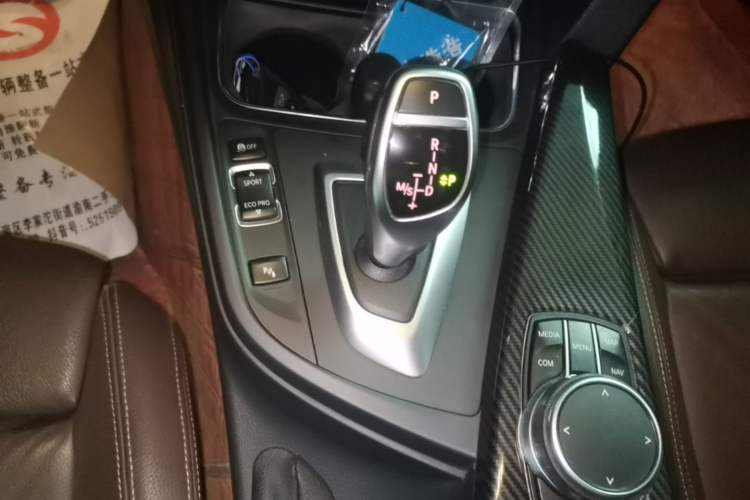 Used BMW 3 Series 2019 320i M Sport Night Edition Gear Lever