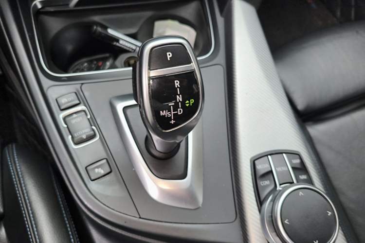 Used BMW 3 Series 2019 320i M Sport Night Edition Gear Lever