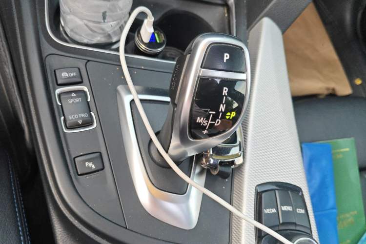 Used BMW 3 Series 2019 320i M Sport Package Gear Lever