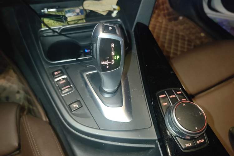 Used BMW 3 Series 2019 320Li Fashion Model Gear Lever