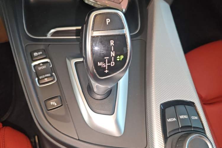 Used BMW 3 Series 2019 320i M Sport Package Gear Lever