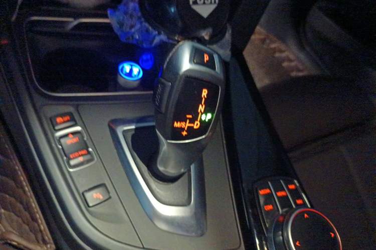 Used BMW 3 Series 2019 320Li Fashion Model Gear Lever