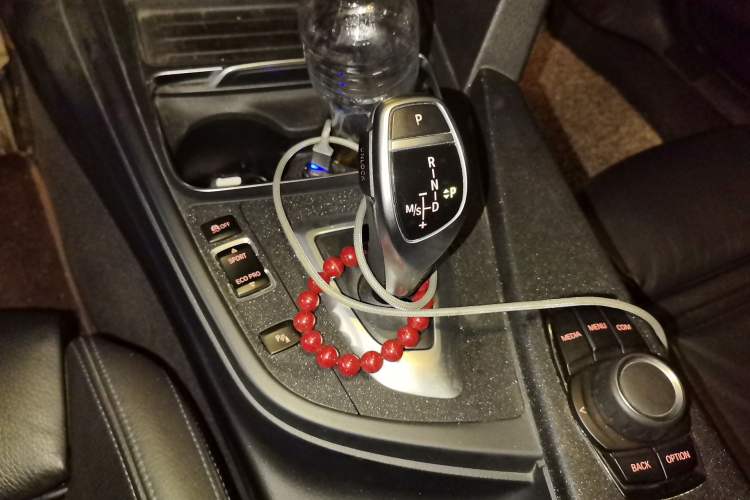 Used BMW 3 Series 2019 320i M Sport Package Gear Lever