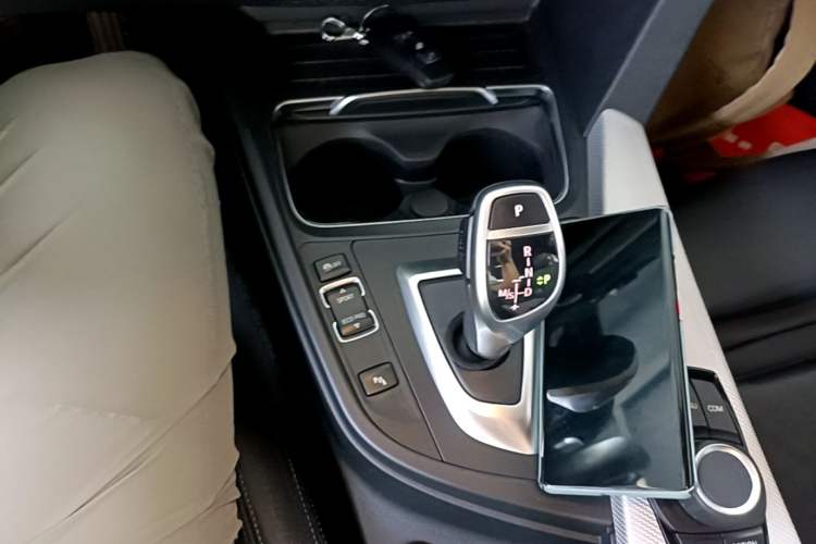 Used BMW 3 Series 2019 320i M Sport Package Gear Lever