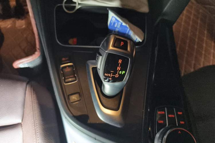 Used BMW 3 Series 2019 320Li Fashion Model Gear Lever