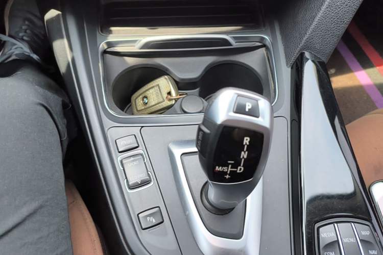 Used BMW 3 Series 2019 320Li Fashion Model Gear Lever