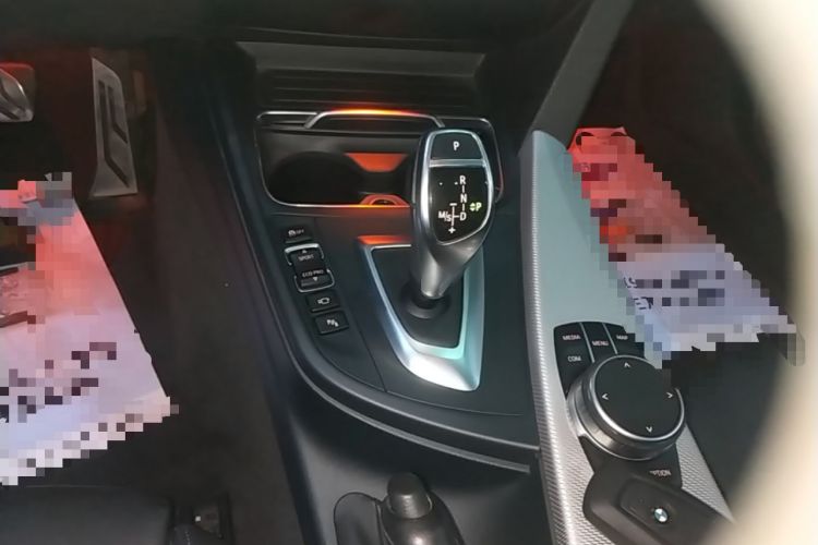 Used BMW 3 Series 2019 320i M Sport Package Gear Lever