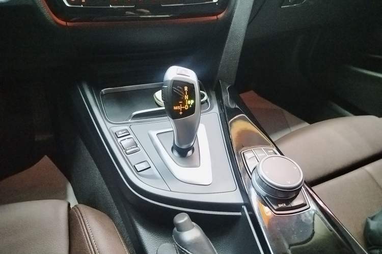 Used BMW 3 Series 2019 320Li Fashion Model Gear Lever
