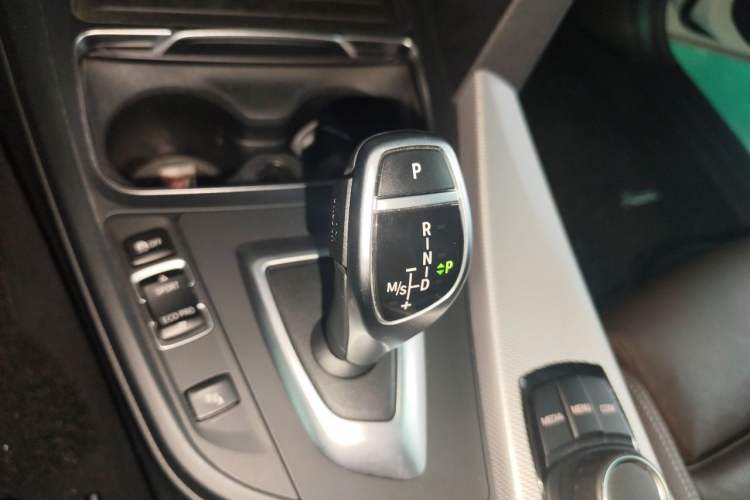 Used BMW 3 Series 2019 320i M Sport Package Gear Lever