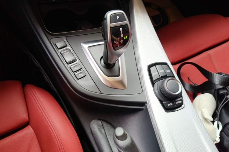 Used BMW 3 Series 2019 320i M Sport Package Gear Lever