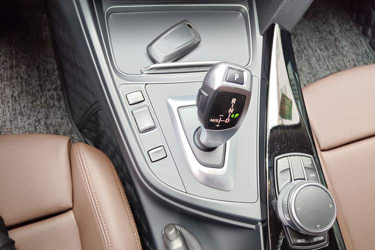 Used BMW 3 Series 2019 320Li Fashion Model Gear Lever