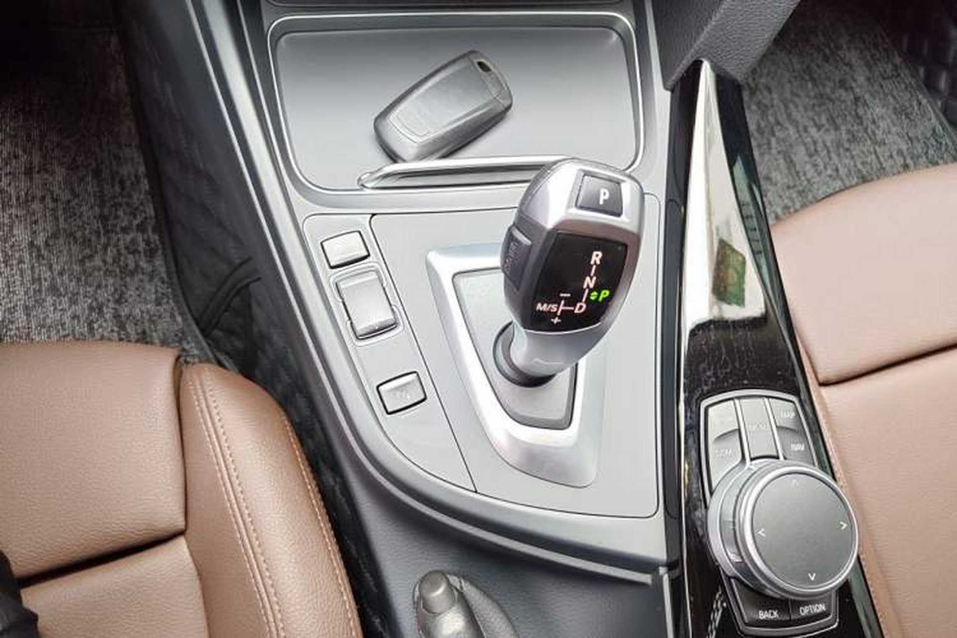 Used BMW 3 Series 2019 320Li Fashion Model Gear Lever