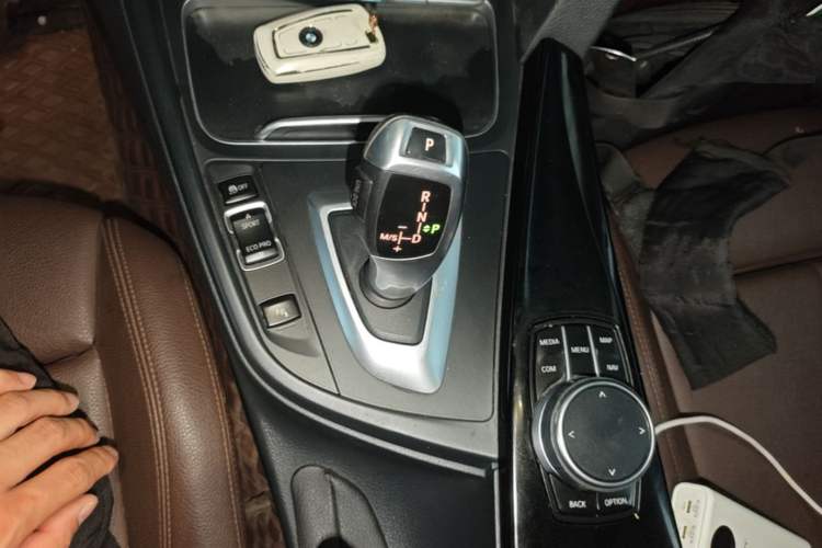 Used BMW 3 Series 2019 320Li Fashion Model Gear Lever