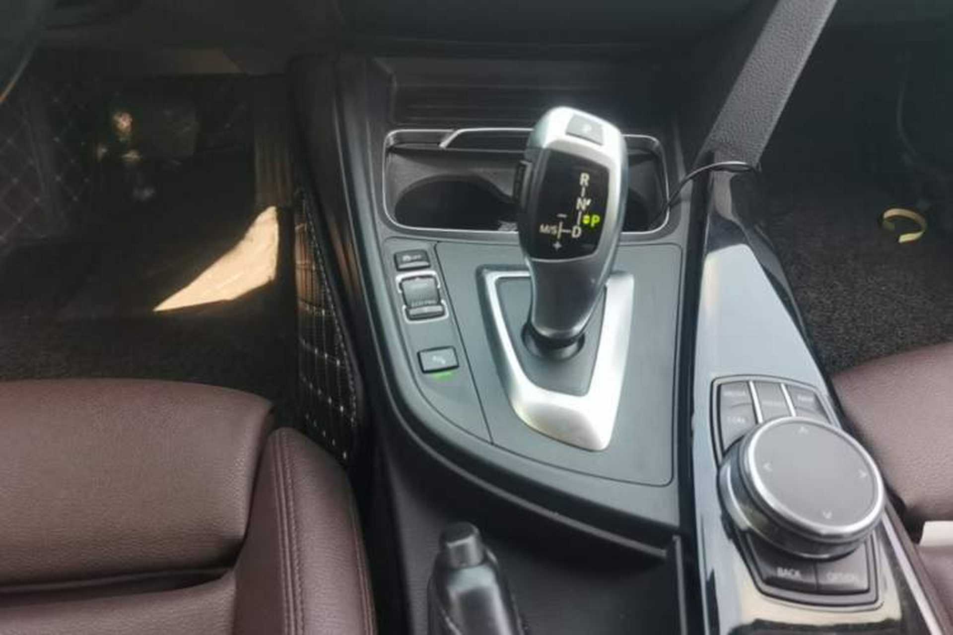 Used BMW 3 Series 2019 320Li Fashion Model Gear Lever