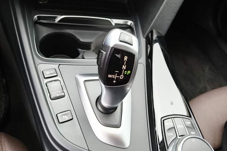 Used BMW 3 Series 2019 320Li Fashion Model Gear Lever
