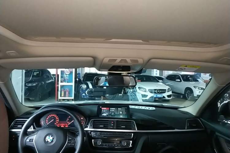 Used BMW 3 Series 2019 320Li Fashion Model Headliner
