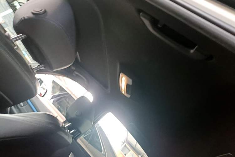 Used BMW 3 Series 2019 320i M Sport Package Headliner