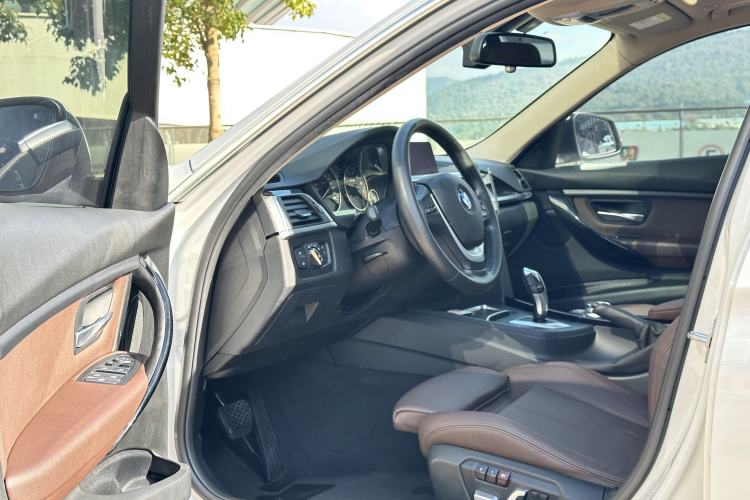 Used BMW 3 Series 2019 320Li Fashion Model Interior 1