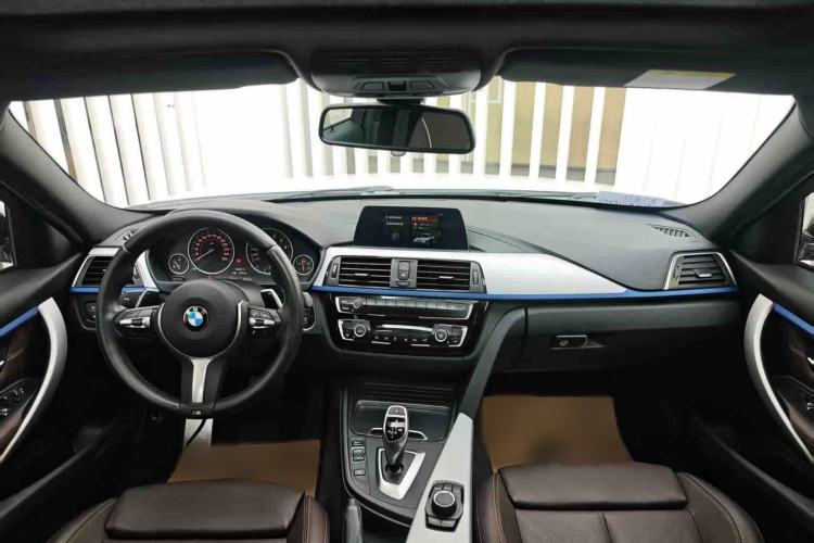 Used BMW 3 Series 2019 320i M Sport Package Interior 1