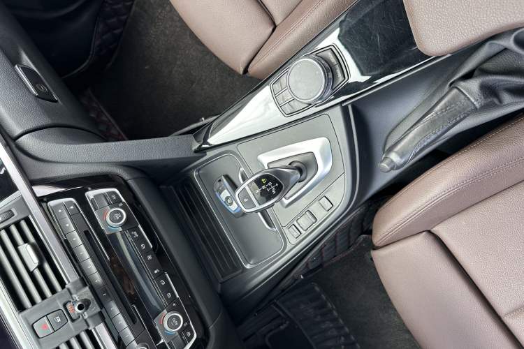 Used BMW 3 Series 2019 320Li M Sport Package Interior 10