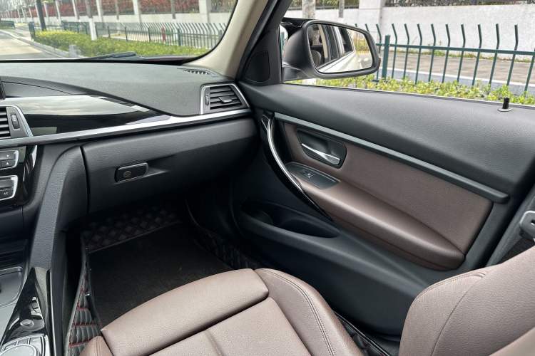 Used BMW 3 Series 2019 320Li M Sport Package Interior 11