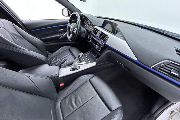 Used BMW 3 Series 2019 320Li M Sport Package Interior 12