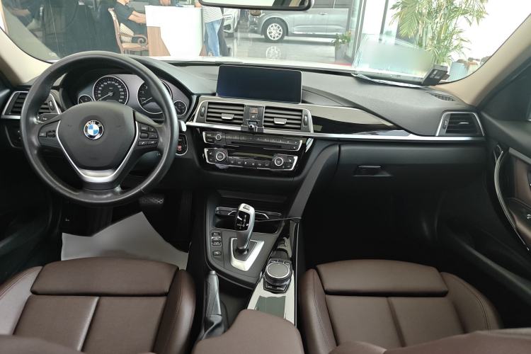 Used BMW 3 Series 2019 320Li Fashion Model Interior 2