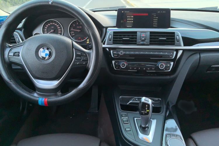 Used BMW 3 Series 2019 320Li Fashion Model Interior 2